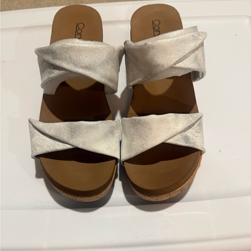 Corkys White and Brown Sandals with Twisted Straps